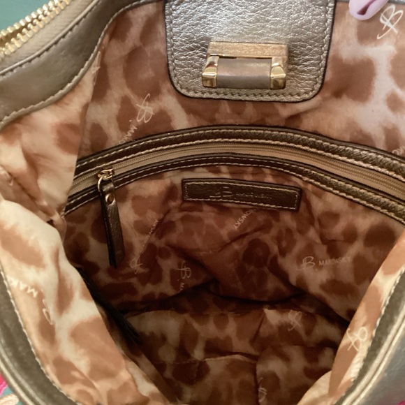 B. Makowsky Metallic Crossbody Bag‎ - Picture 5 of 6